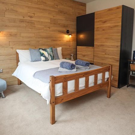 Aqua Nest Eastbourne - En-Suite, Free Parking, Kitchen Dış mekan fotoğraf